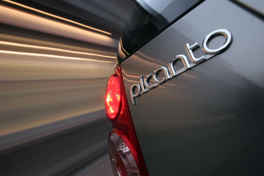  Kia Picanto 2009 года  (фото 12 из 40)